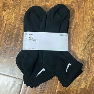 NIKE Unisex Cotton Cushioned Ankle Socks - size men 8-12 / wmn 10-13 (L)